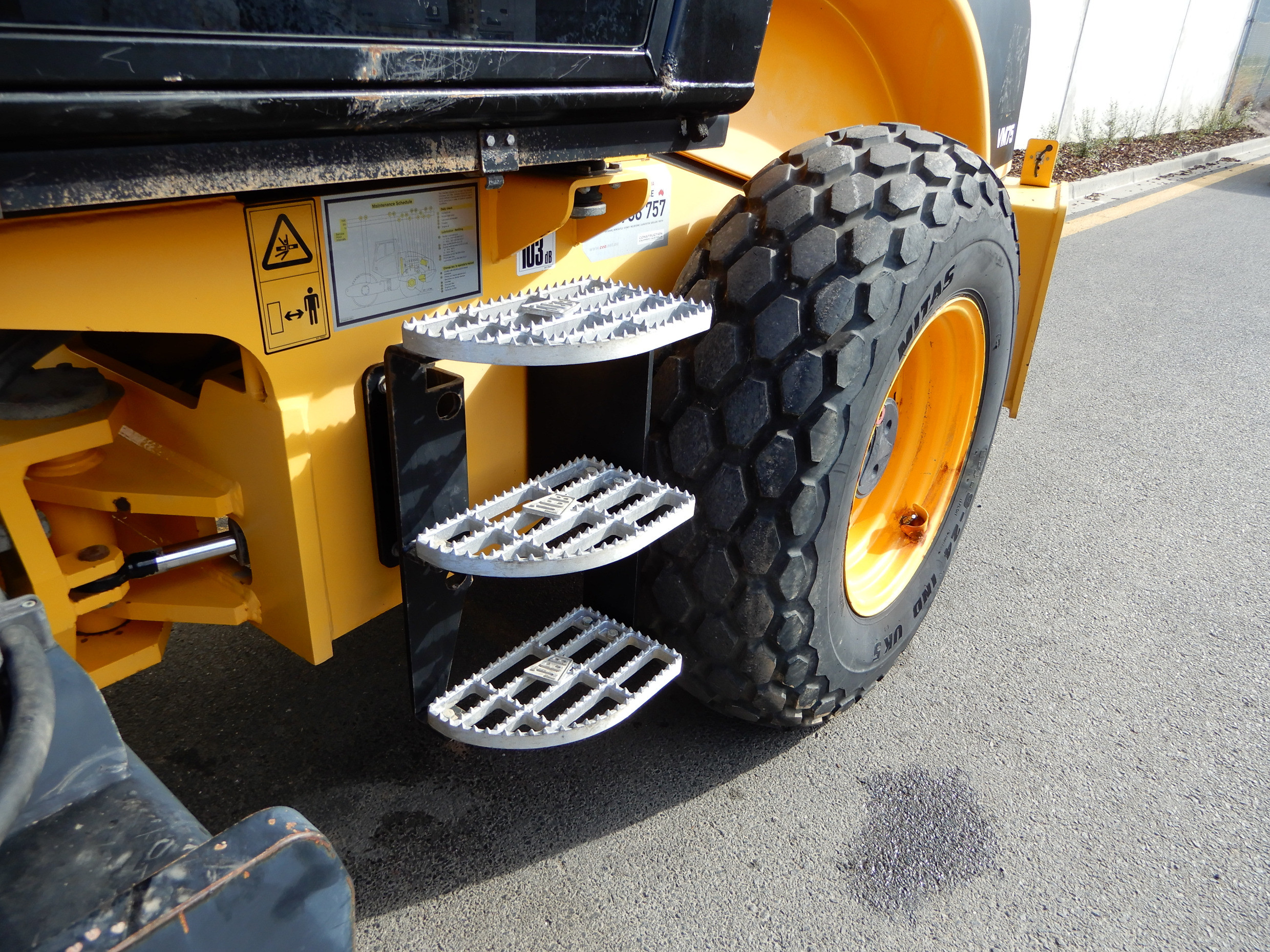 2010 JCB VM 75 VIBROMAX VIBRATING ROLLER