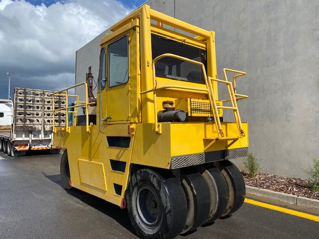 1993 MULTIPAC VP200 STATIC ROLLER