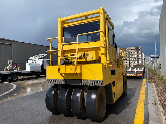 1993 MULTIPAC VP200 STATIC ROLLER