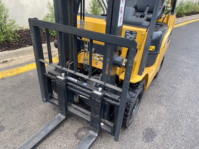 2017 CATERPILLAR B18 FORKLIFT