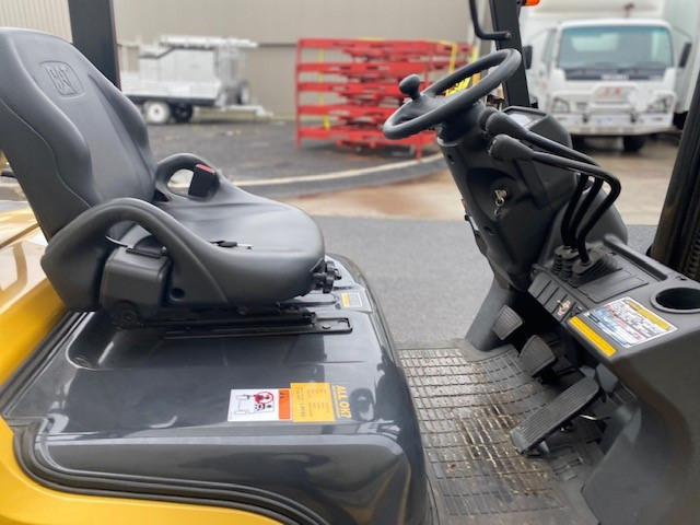 2017 CATERPILLAR B18 FORKLIFT