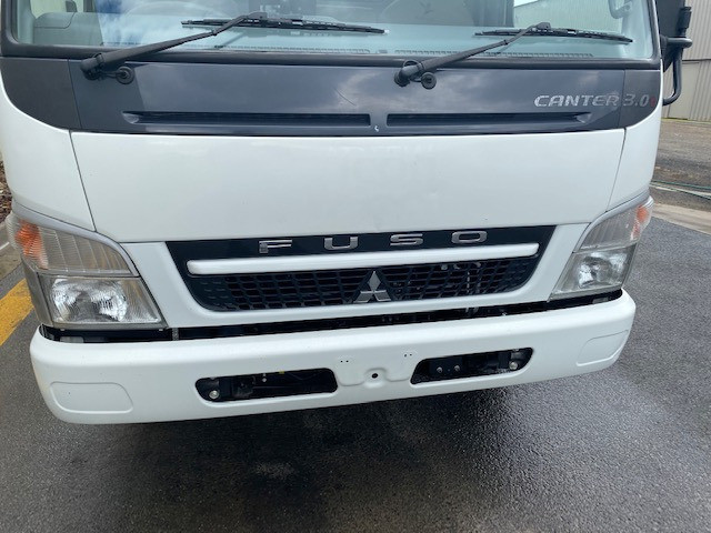 2010 FUSO CANTER TIPPER
