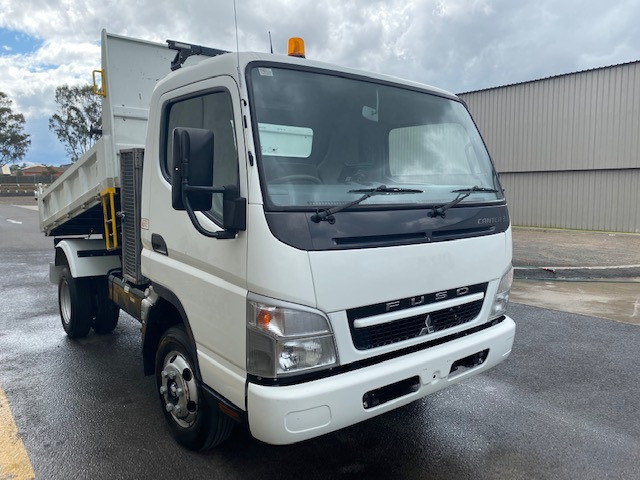 2010 FUSO CANTER TIPPER