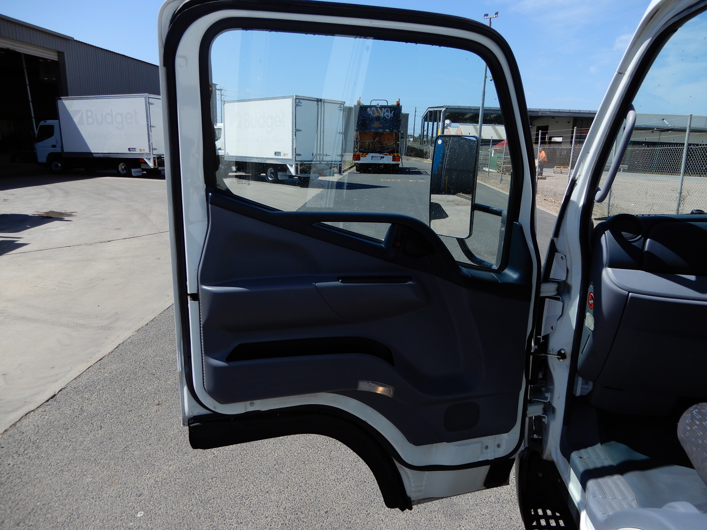 2013 MITSUBISHI FUSO CANTER 515 PANTECH TRUCK