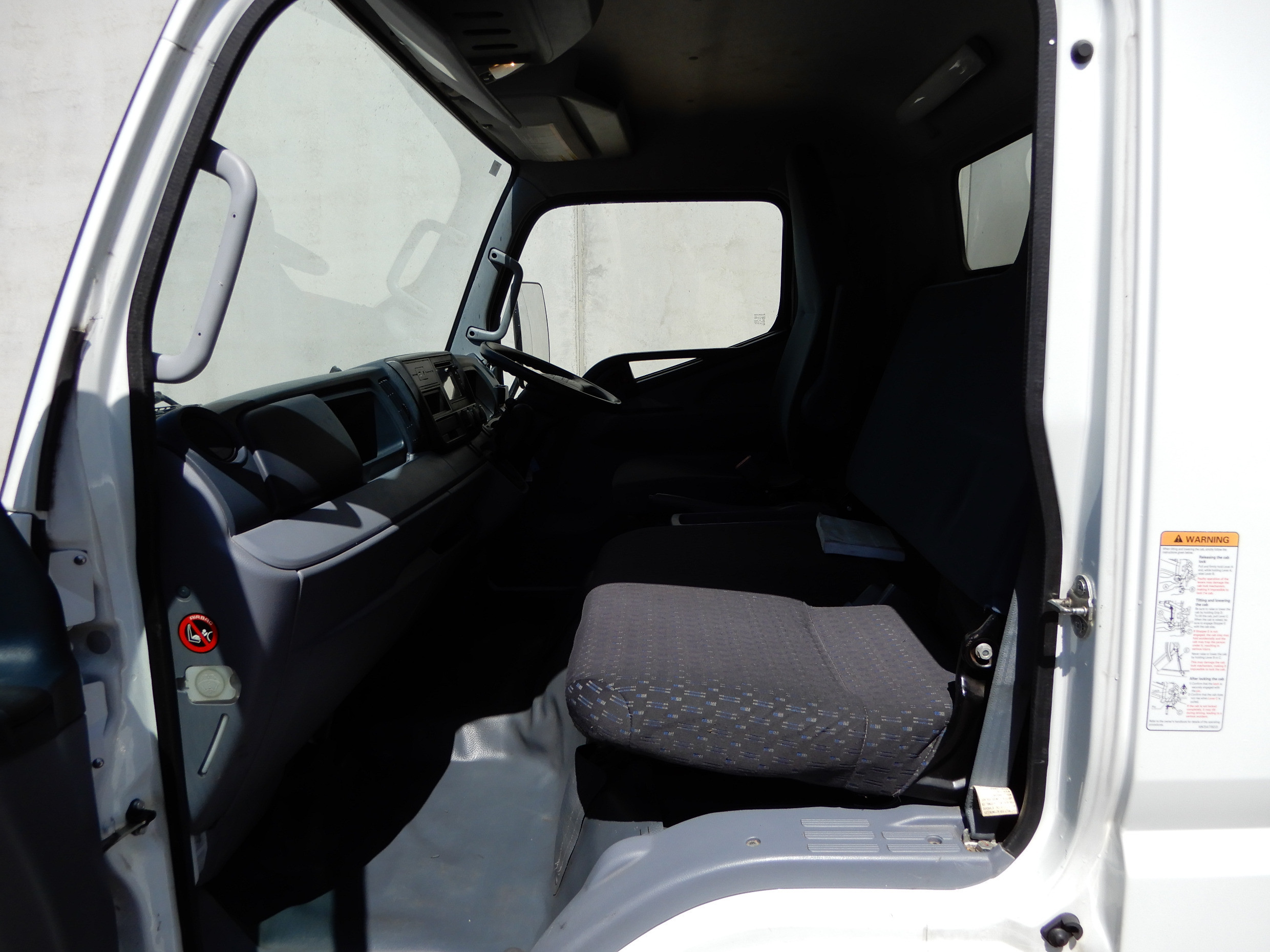 2013 MITSUBISHI FUSO CANTER 515 PANTECH TRUCK