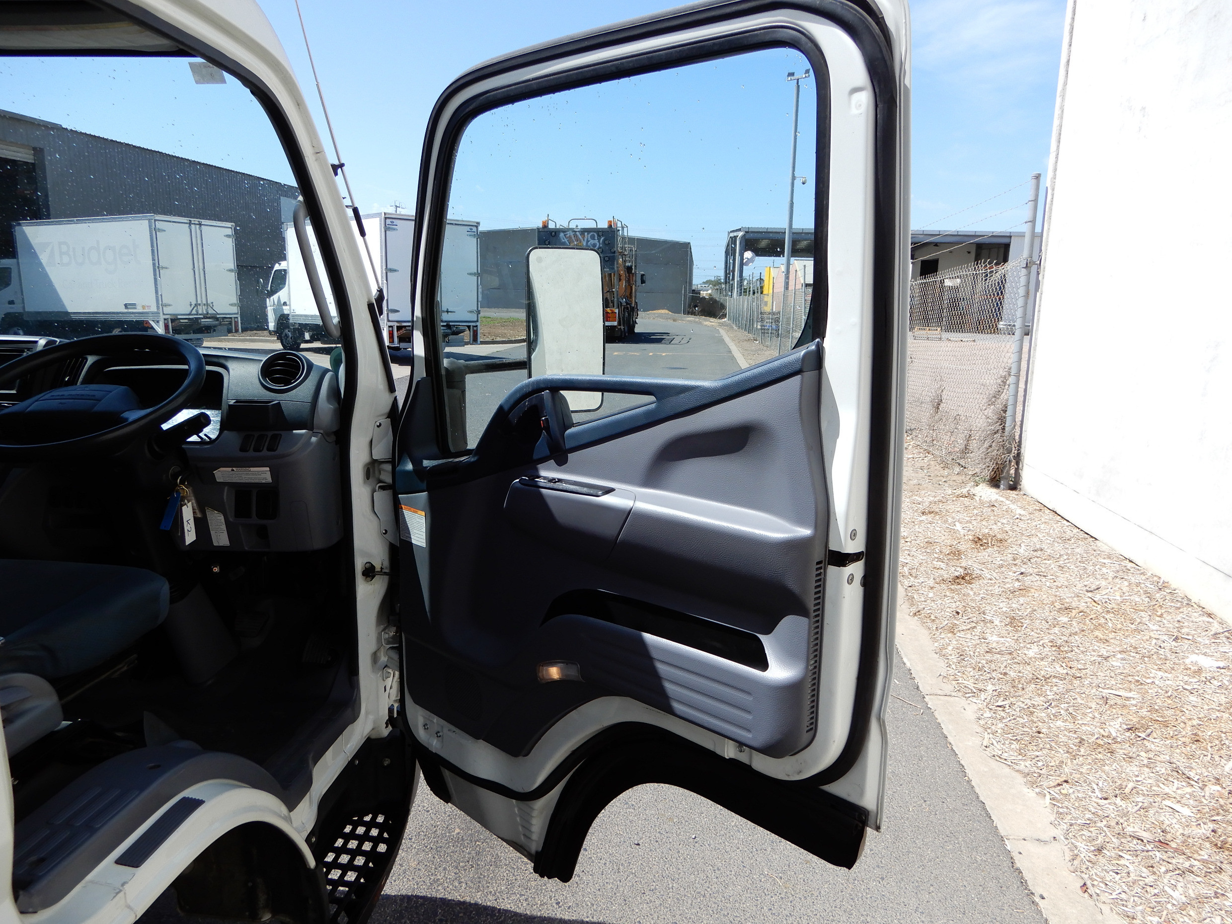 2013 MITSUBISHI FUSO CANTER 515 PANTECH TRUCK