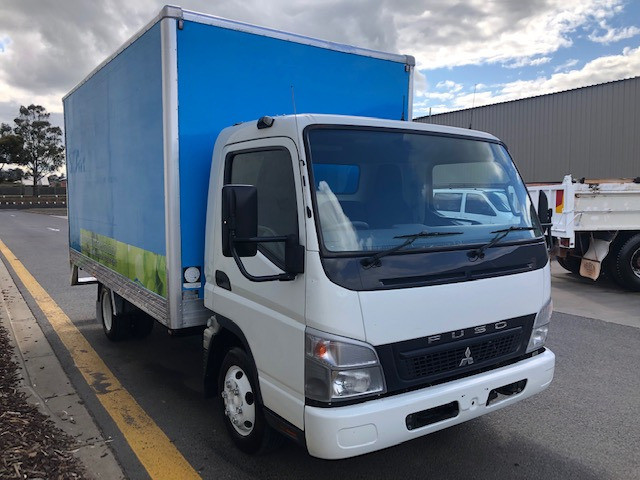 2010 FUSO CANTER 815 TRUCK PANTECH