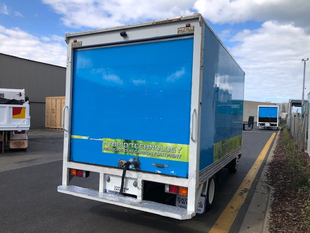 2010 FUSO CANTER 815 TRUCK PANTECH