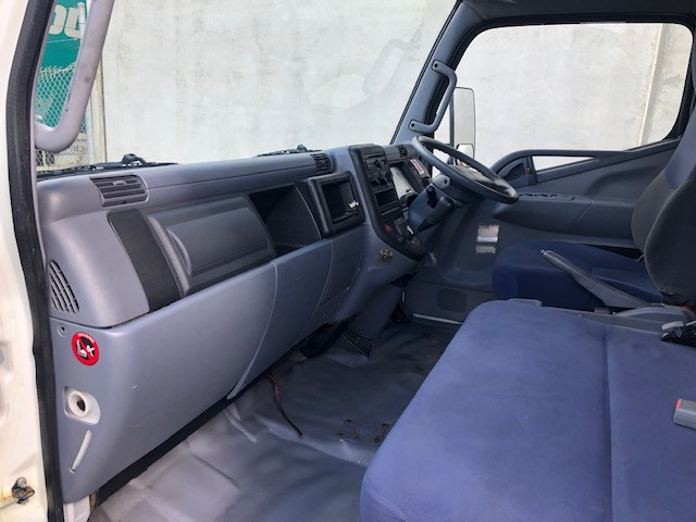 2010 FUSO CANTER 815 TRUCK PANTECH