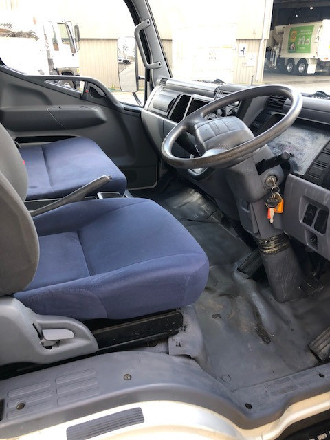 2010 FUSO CANTER 815 TRUCK PANTECH