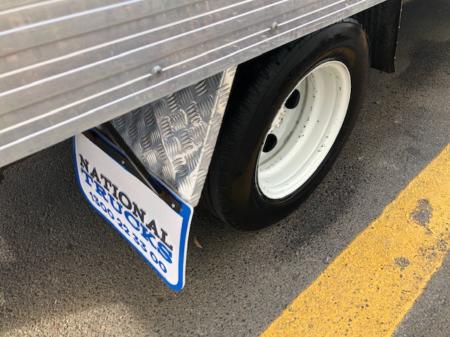 2010 FUSO CANTER 815 TRUCK PANTECH