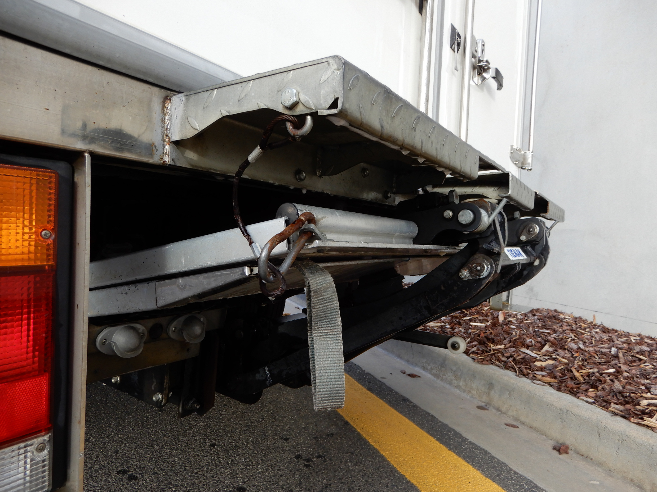 2015 FUSO CANTER 515 TRUCK AUTOMATIC PANTECH
