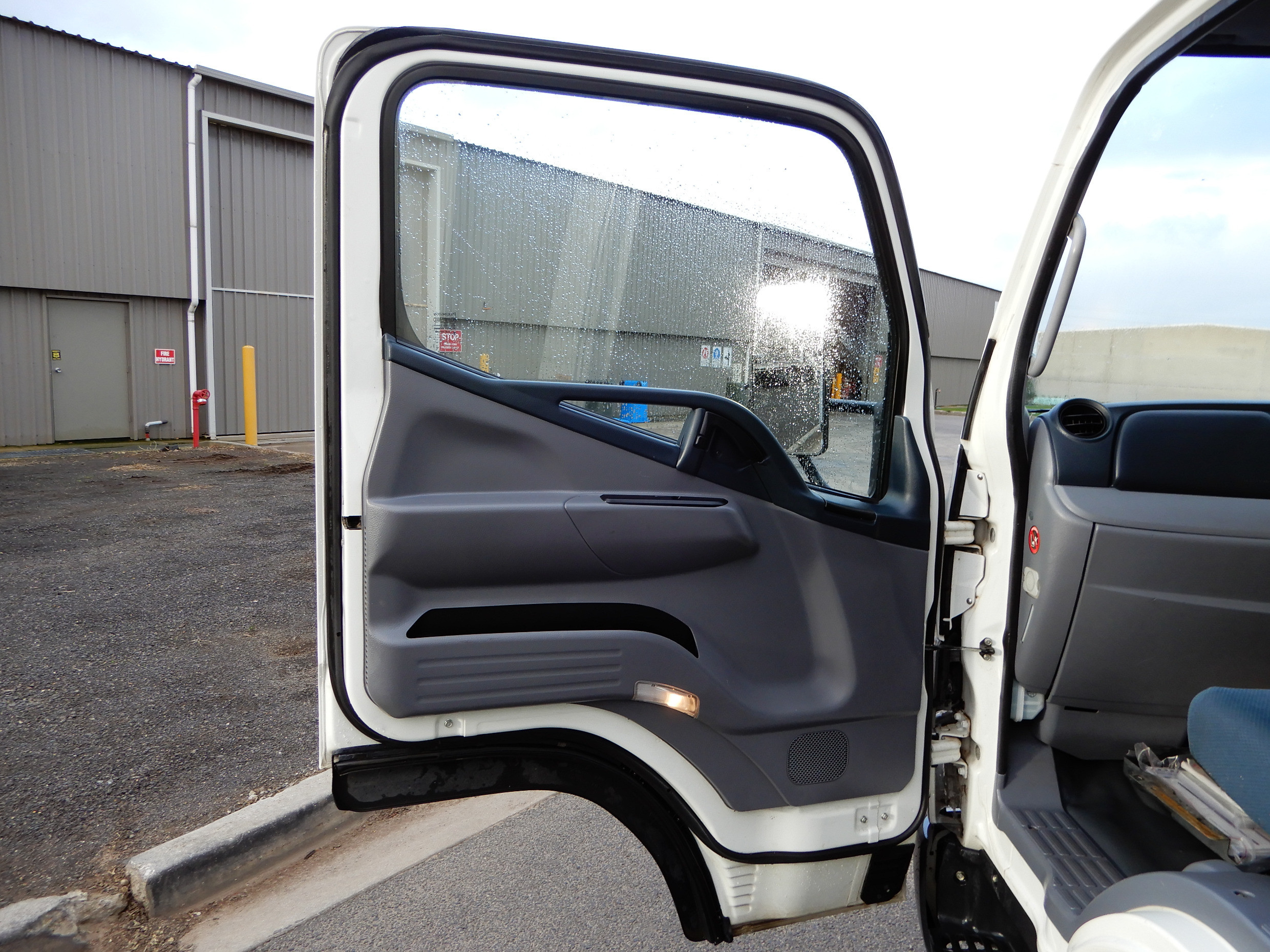 2015 FUSO CANTER 515 TRUCK AUTOMATIC PANTECH