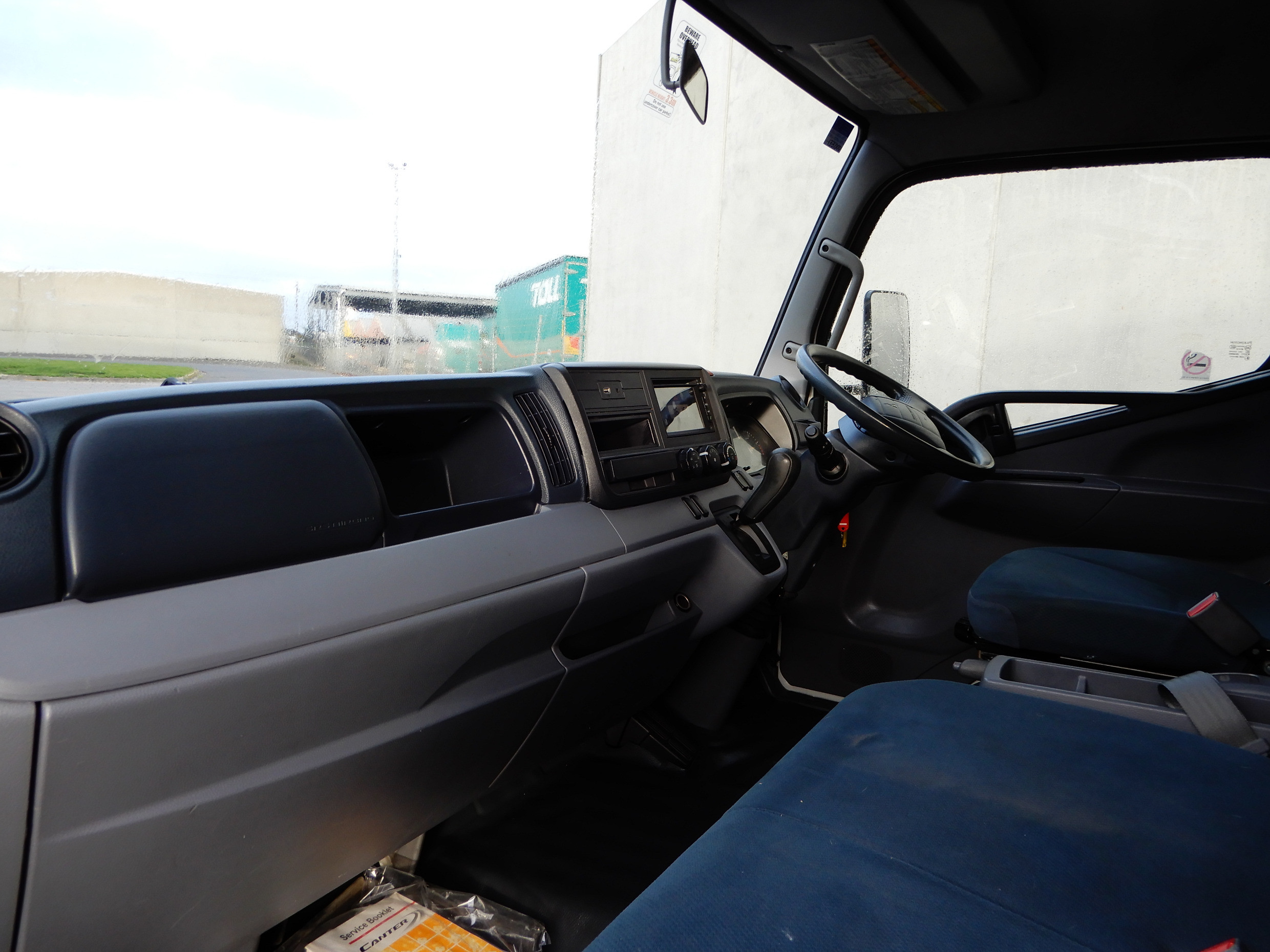 2015 FUSO CANTER 515 TRUCK AUTOMATIC PANTECH