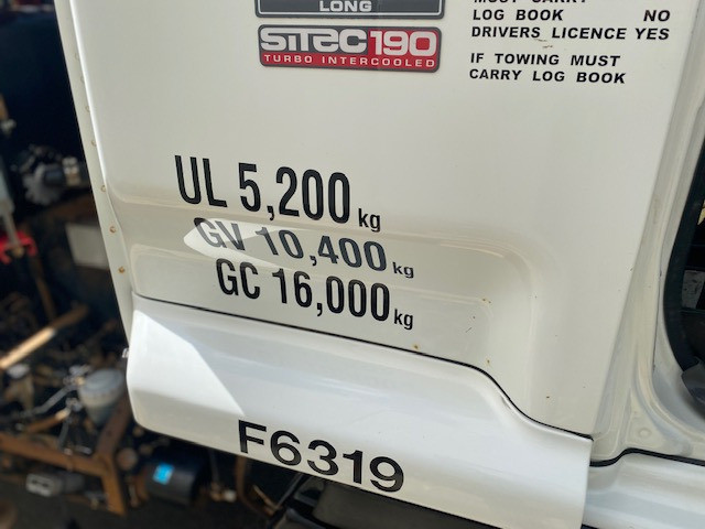 2005 ISUZU FRR500 TRUCK CRANE TRUCK