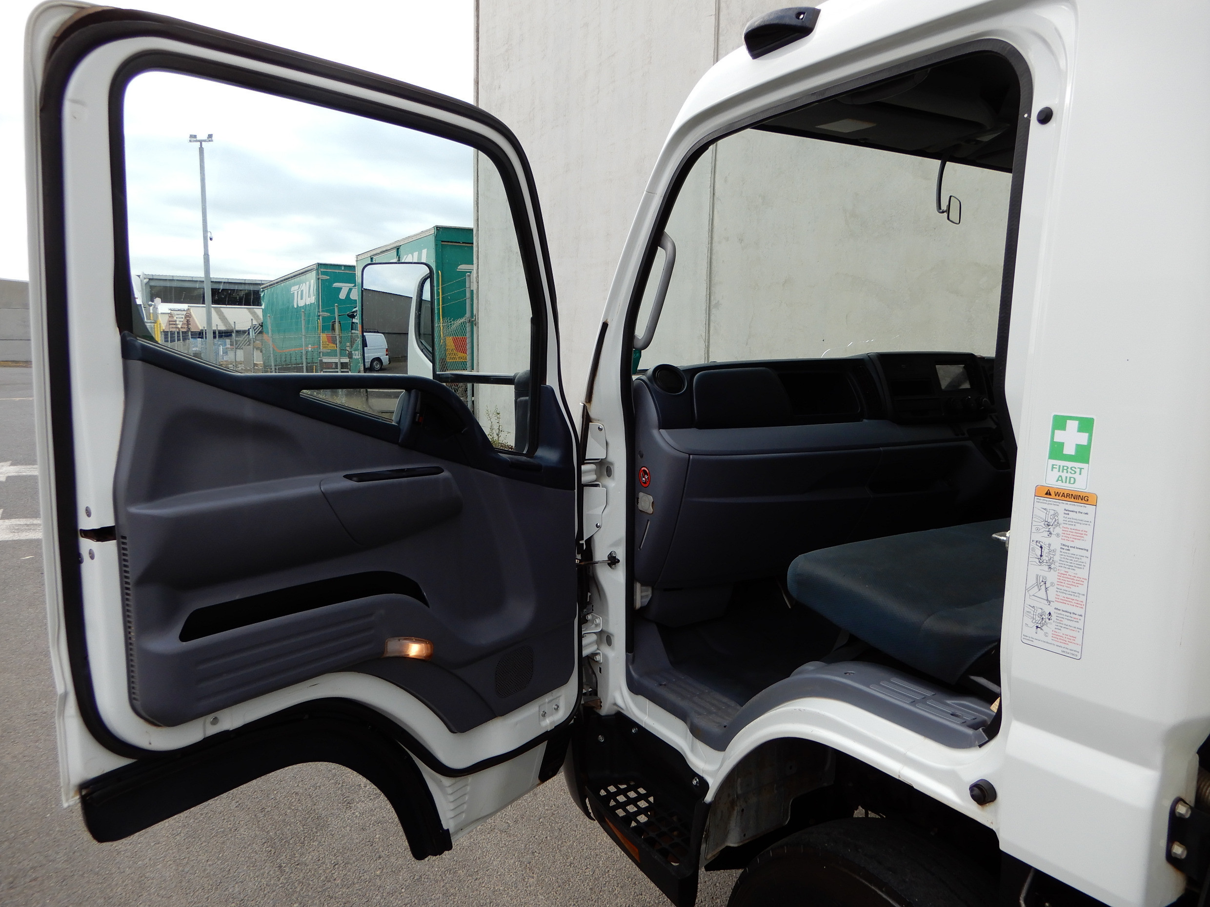 2013 FUSO CANTER 918 AUTOMATIC PANTECH