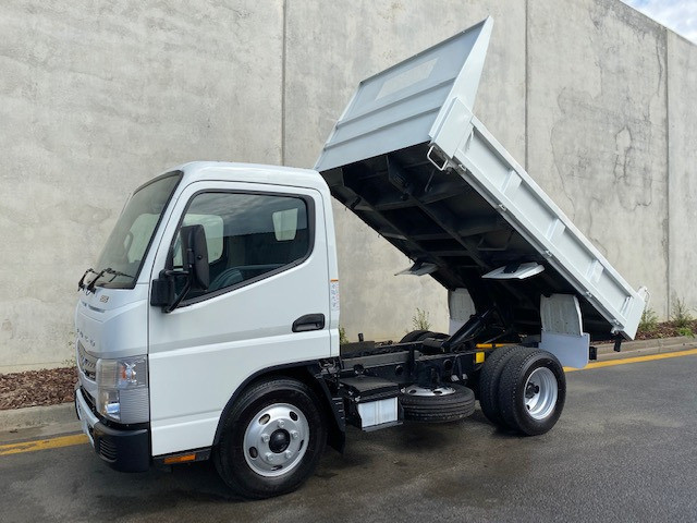2014 FUSO CANTER TIPPER