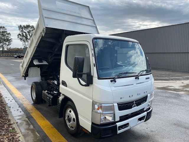 2014 FUSO CANTER TIPPER