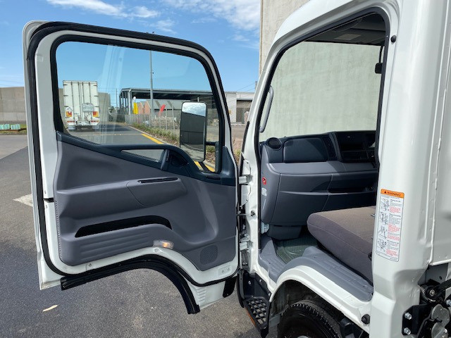 2014 FUSO CANTER TIPPER