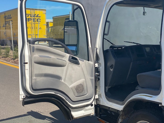 2010 ISUZU NLR200 MANUAL PANTECH