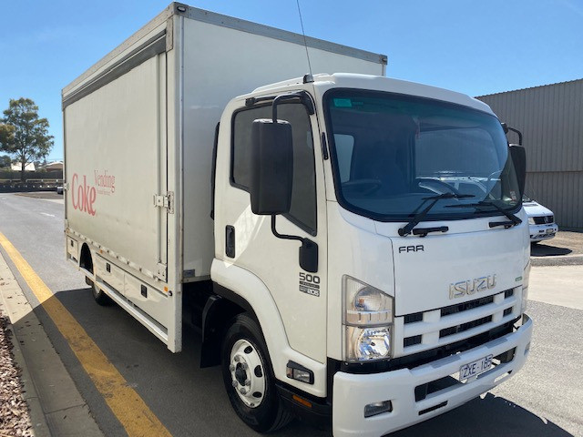 2013 ISUZU FRR500 MANUAL CURTAINSIDER TRUCK