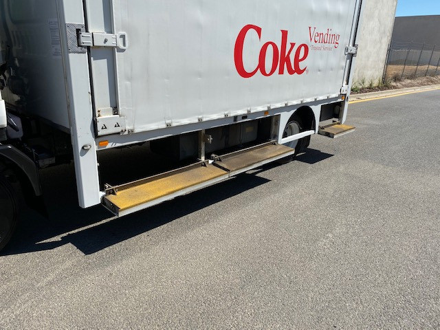2013 ISUZU FRR500 MANUAL CURTAINSIDER TRUCK