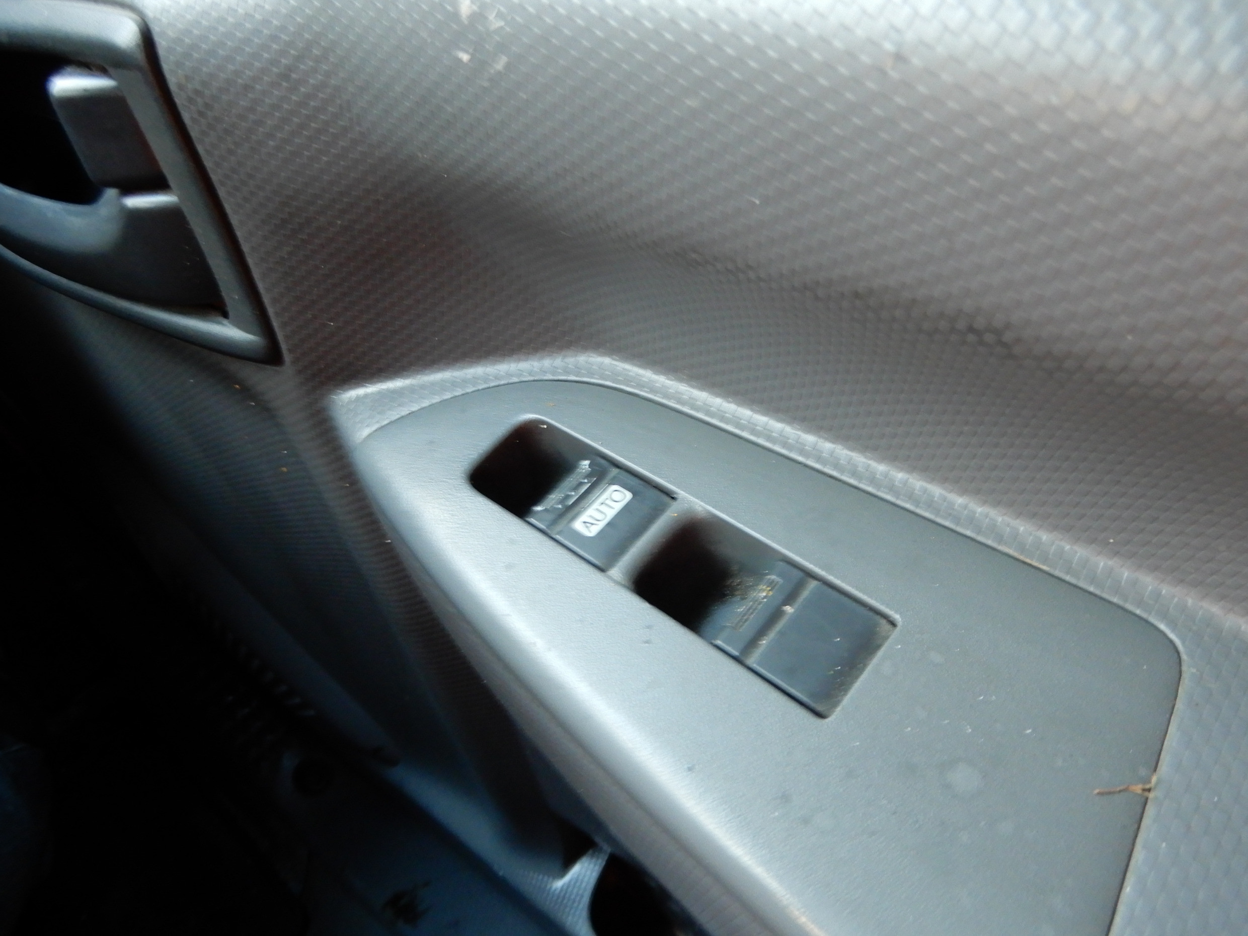 2011 ISUZU NLR200 MANUAL TRAY TRUCK