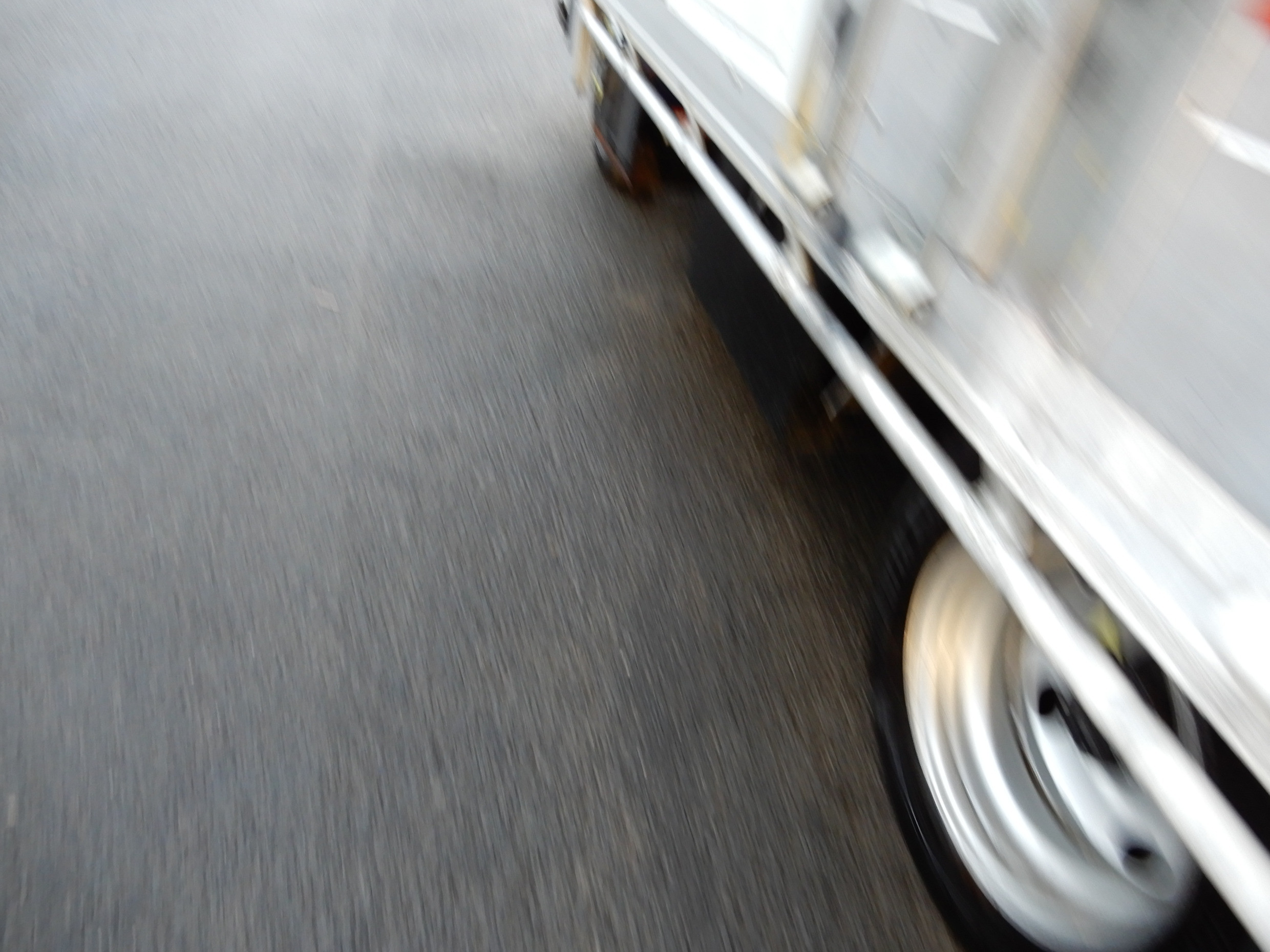 2011 ISUZU NLR200 MANUAL TRAY TRUCK