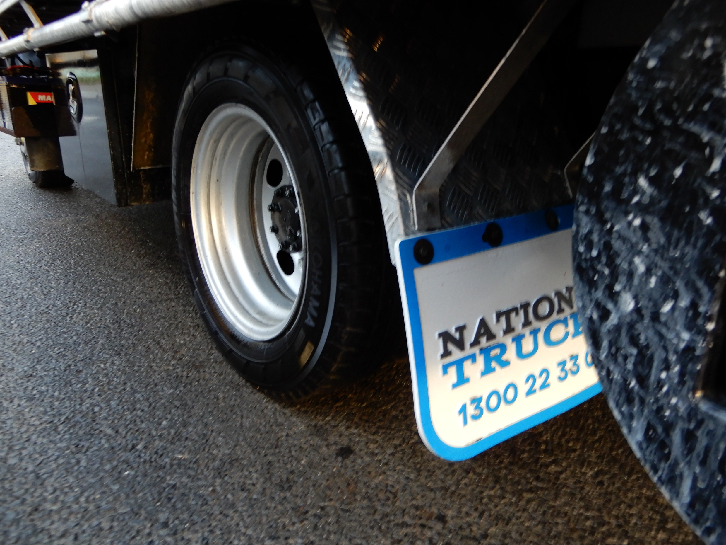 2011 ISUZU NLR200 MANUAL TRAY TRUCK
