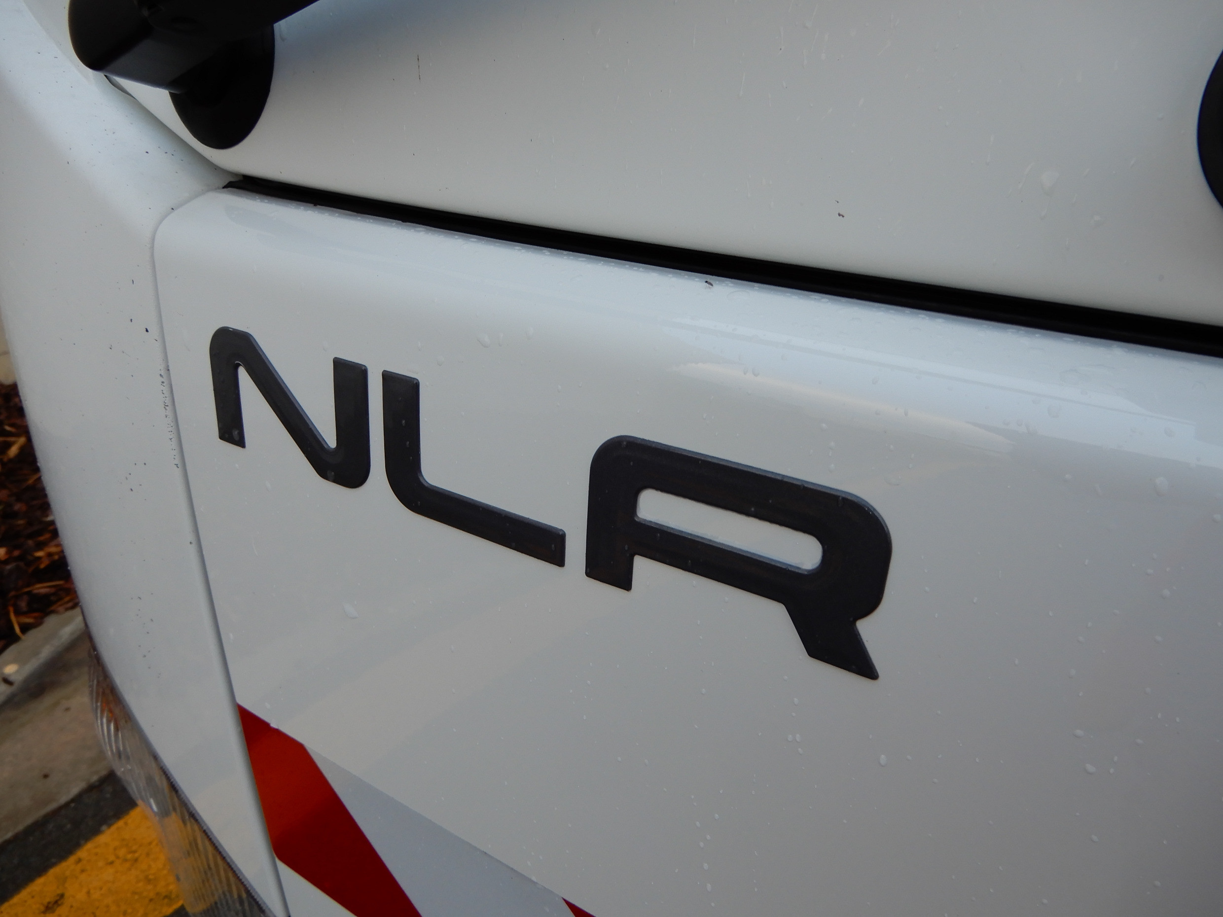2011 ISUZU NLR200 MANUAL TRAY TRUCK