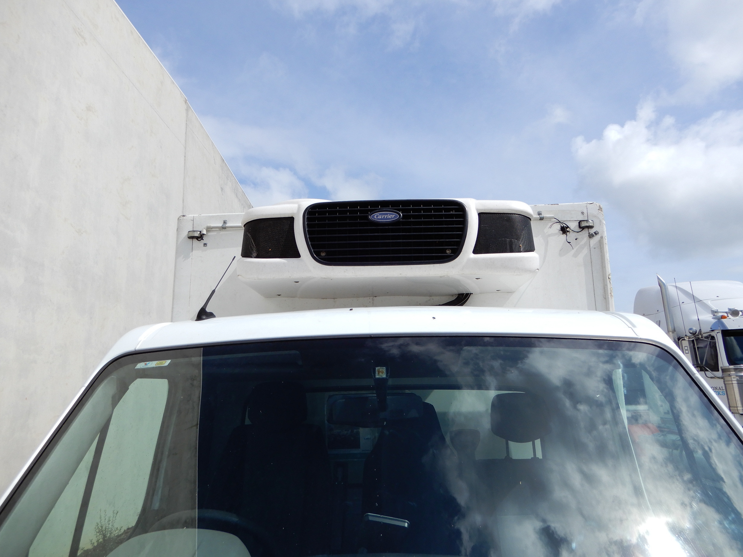 2013 RENAULT MASTER AUTOMATIC REFRIGERATED TRUCK