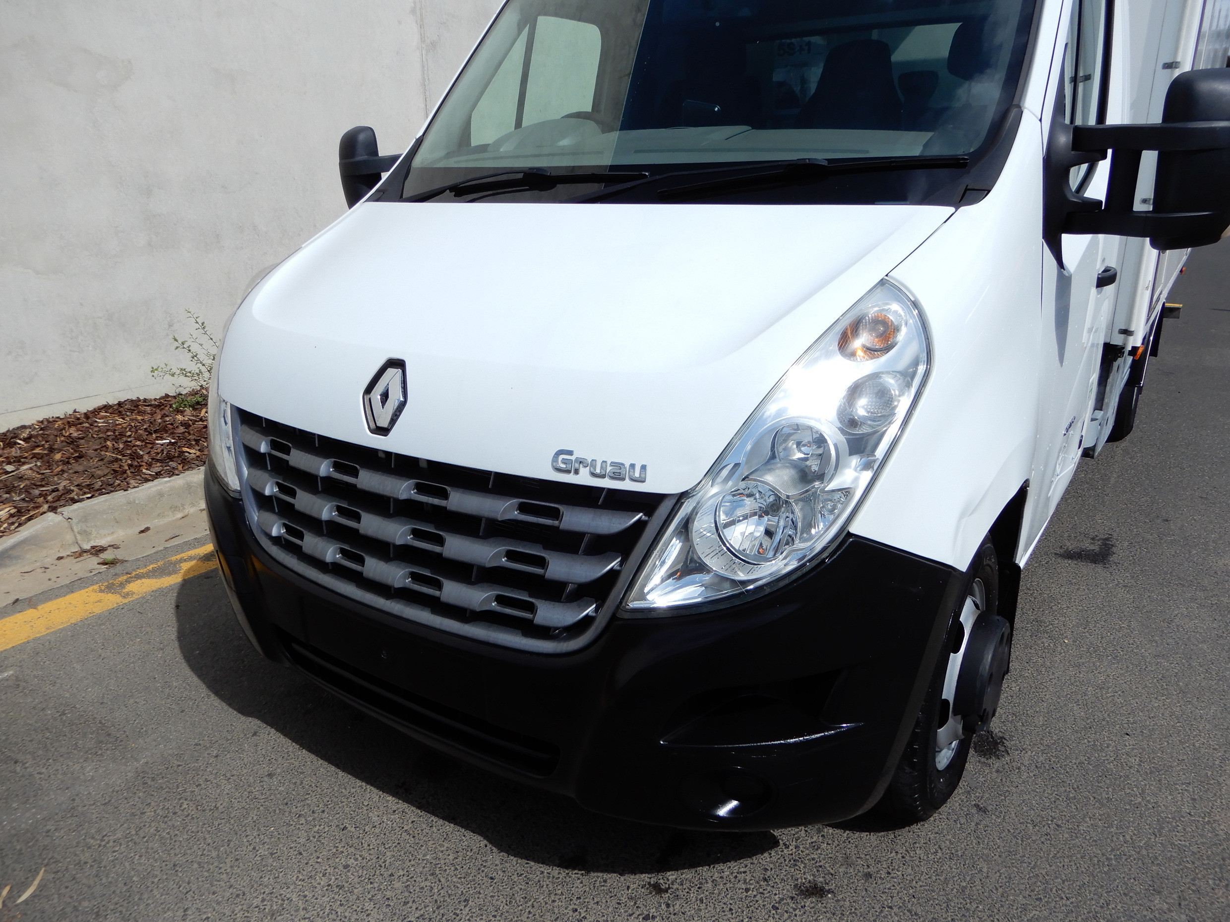 2013 RENAULT MASTER AUTOMATIC REFRIGERATED TRUCK