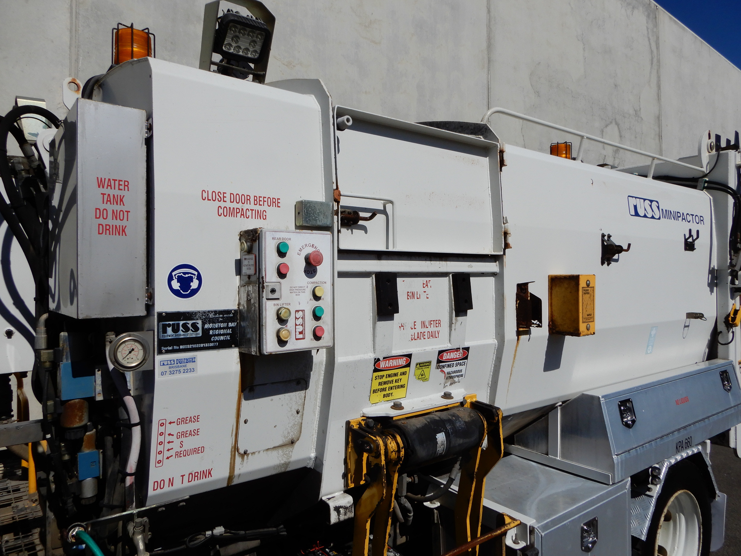 2013 ISUZU NQR450 MANUAL WASTE DISPOSAL