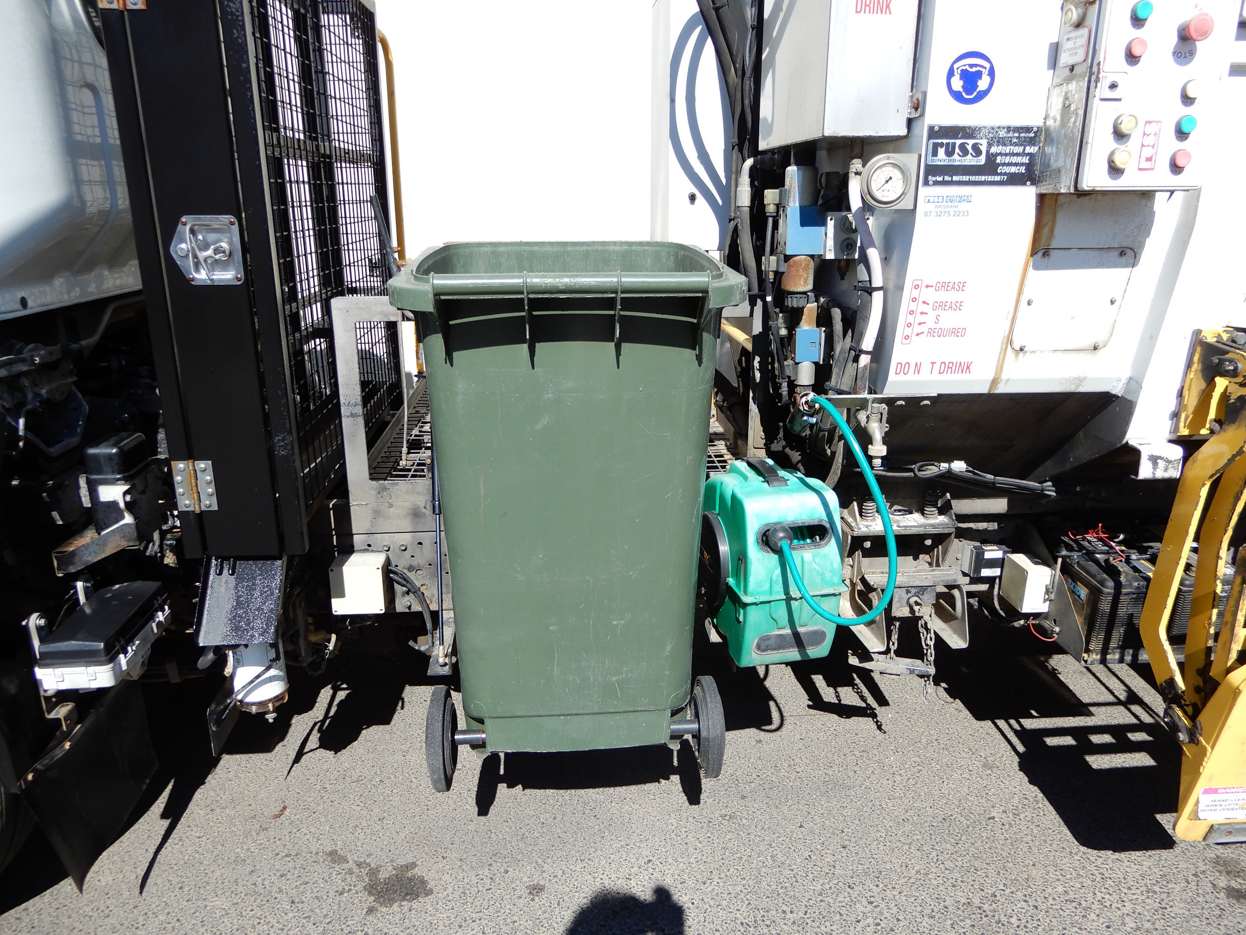 2013 ISUZU NQR450 MANUAL WASTE DISPOSAL