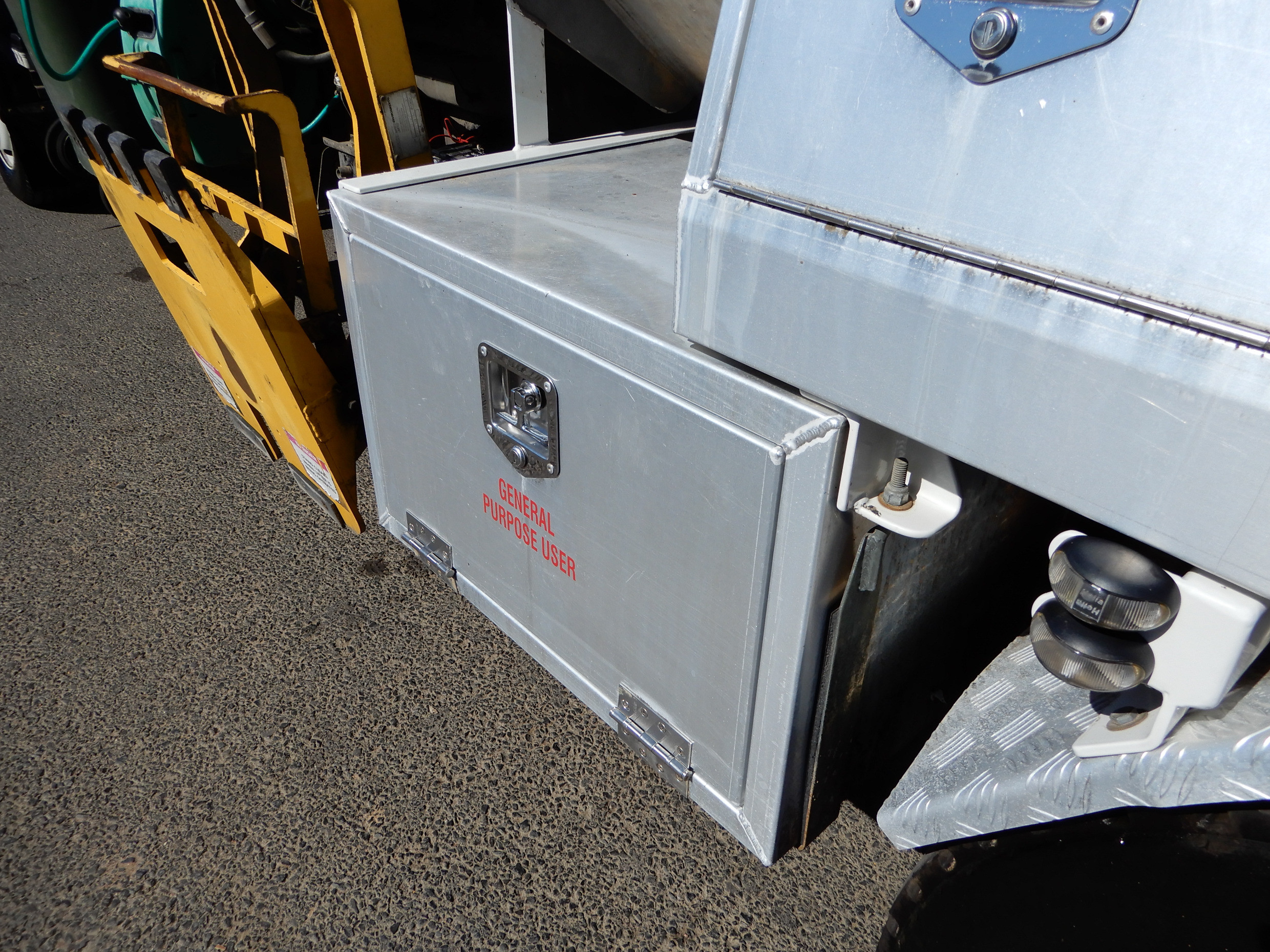 2013 ISUZU NQR450 MANUAL WASTE DISPOSAL