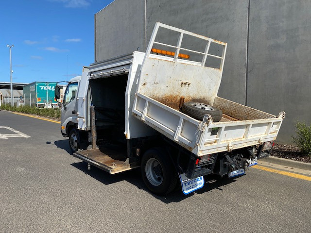 2006 HINO DUTRO MANUAL TIPPER