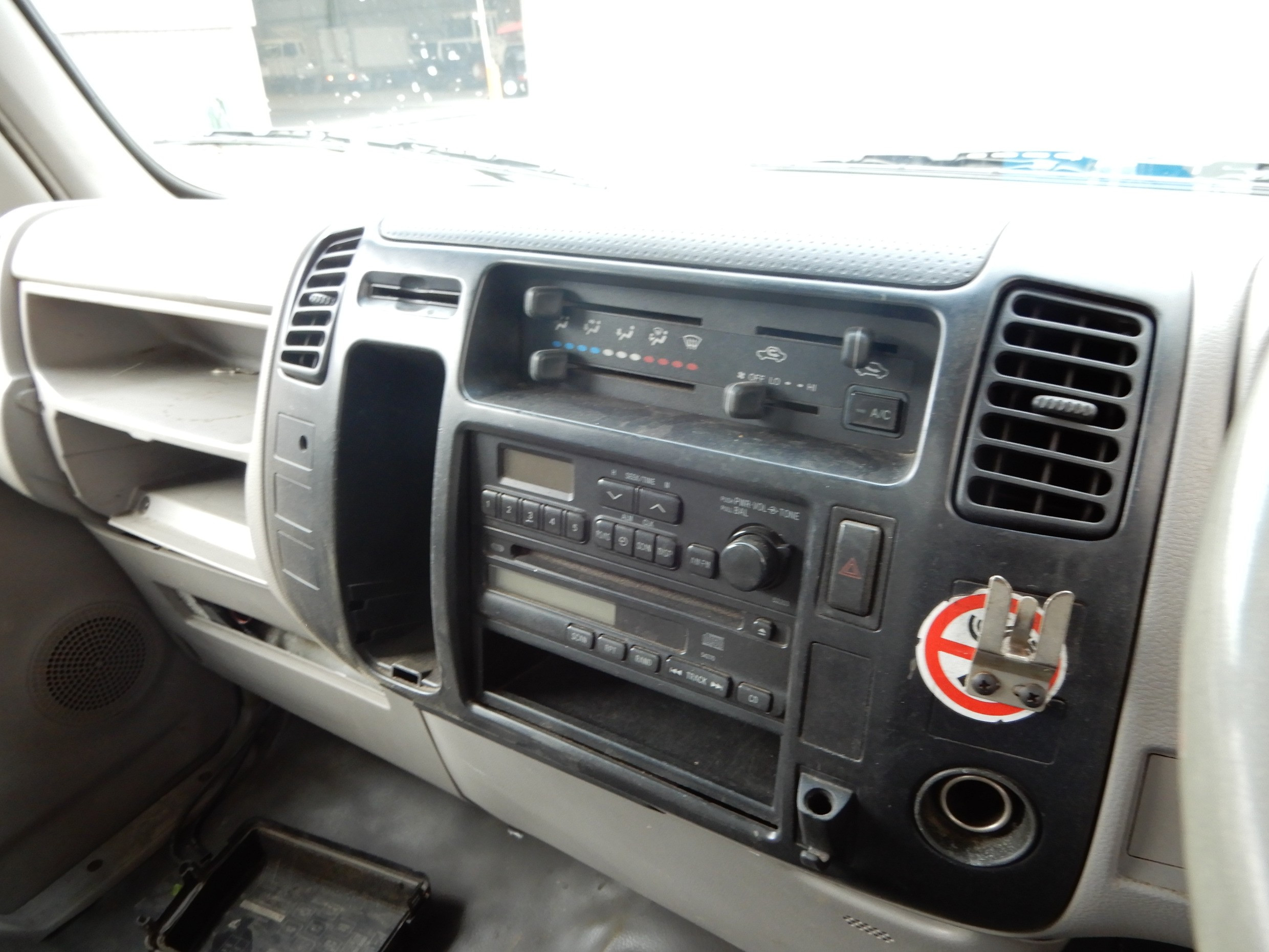 2005 HINO DUTRO TRUCK PANTECH