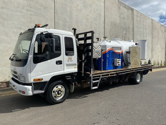 2007 ISUZU FRR500 VACUUM TANKER