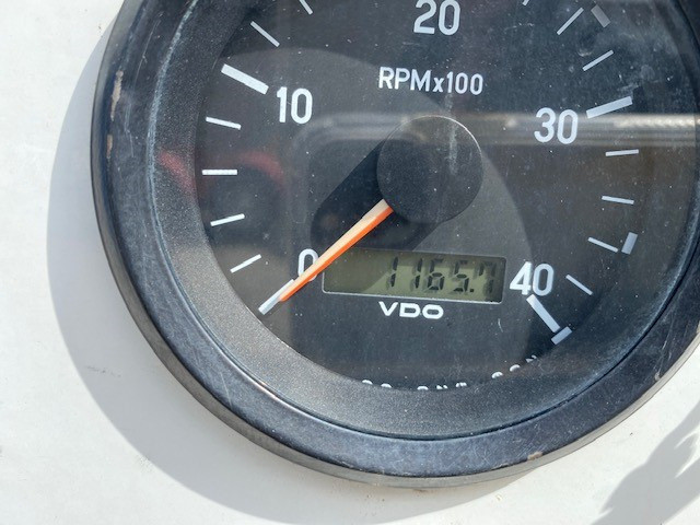2007 ISUZU FRR500 VACUUM TANKER