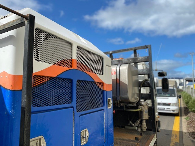 2007 ISUZU FRR500 VACUUM TANKER
