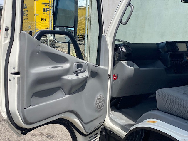 2014 HINO 616 - 300 SERIES TRUCK REFRIGERATED