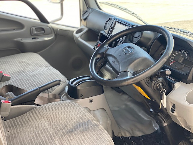 2014 HINO 616 - 300 SERIES TRUCK REFRIGERATED