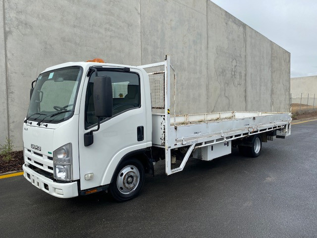 2012 ISUZU NLR200 TRAY TRUCK