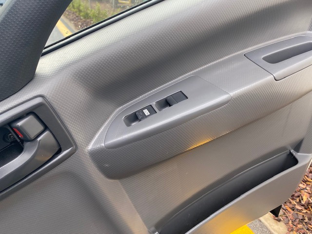 2012 ISUZU NLR200 TRAY TRUCK