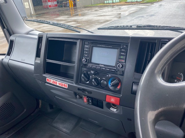 2012 ISUZU NLR200 TRAY TRUCK