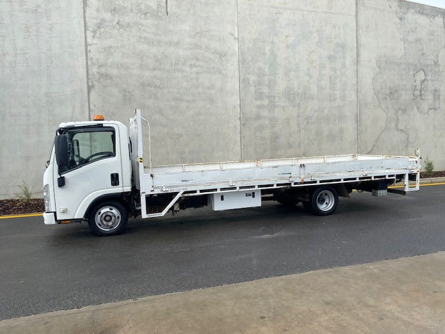 2012 ISUZU NLR200 TRAY TRUCK