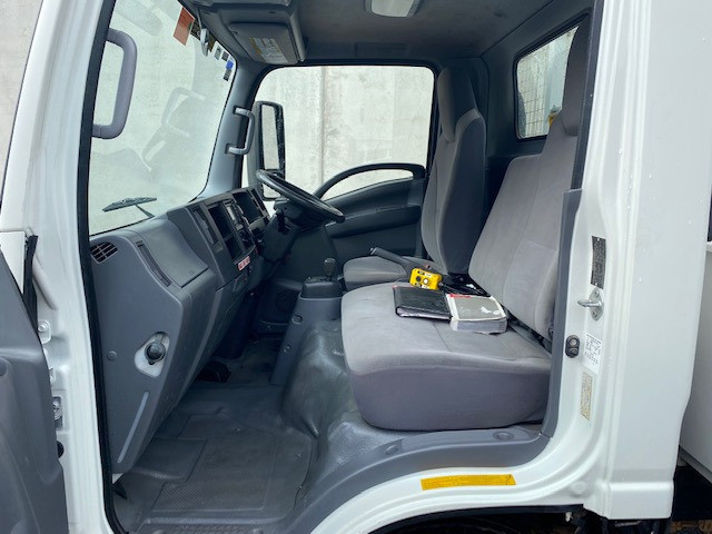 2012 ISUZU NLR200 TRAY TRUCK