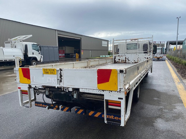 2012 ISUZU NLR200 TRAY TRUCK