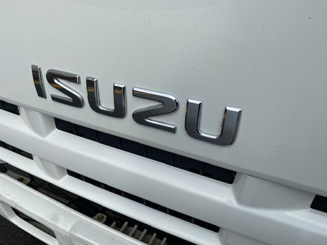 2012 ISUZU NLR200 TRAY TRUCK