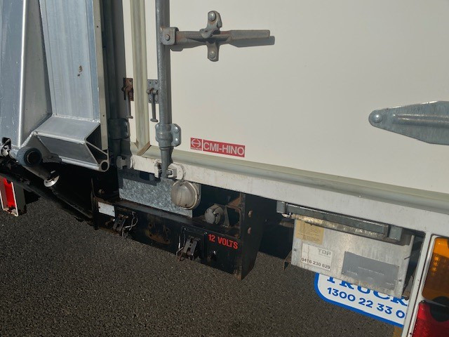 2005 HINO DUTRO PANTECH
